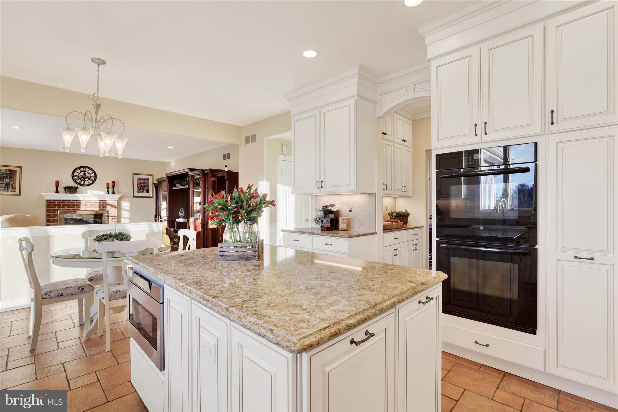 NORTHAMPTON CHASE - Residential