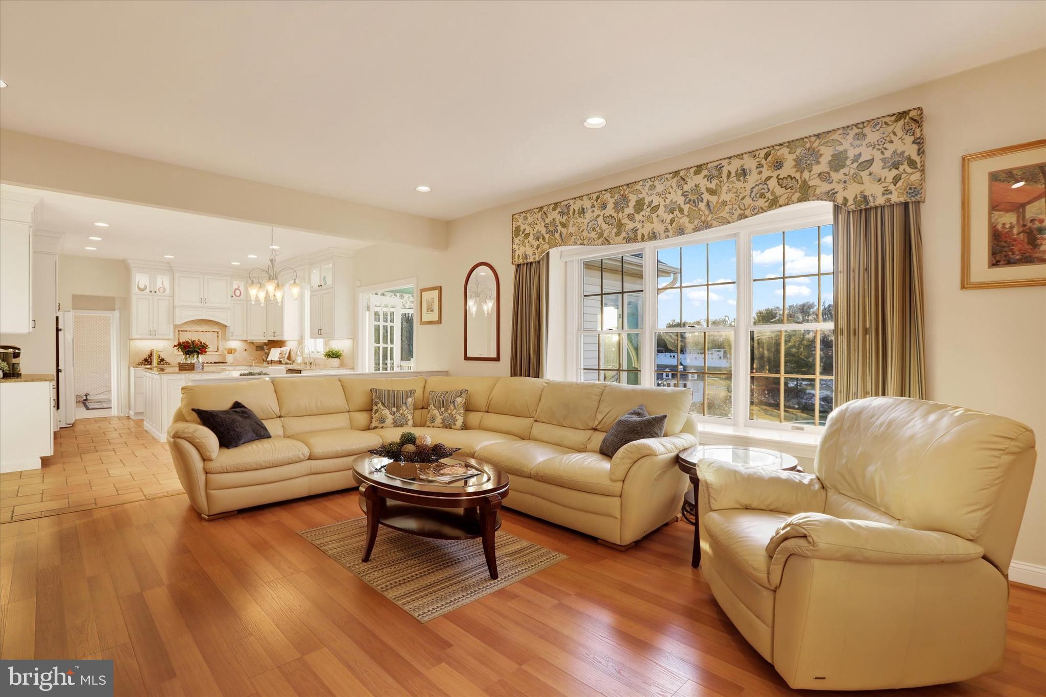 NORTHAMPTON CHASE - Residential