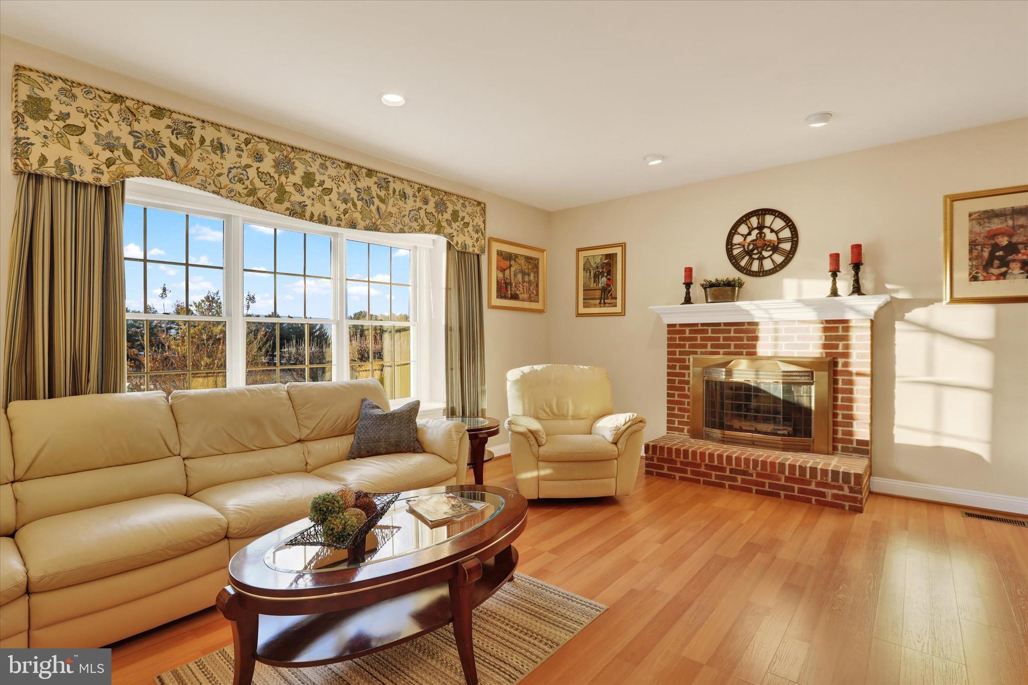 NORTHAMPTON CHASE - Residential