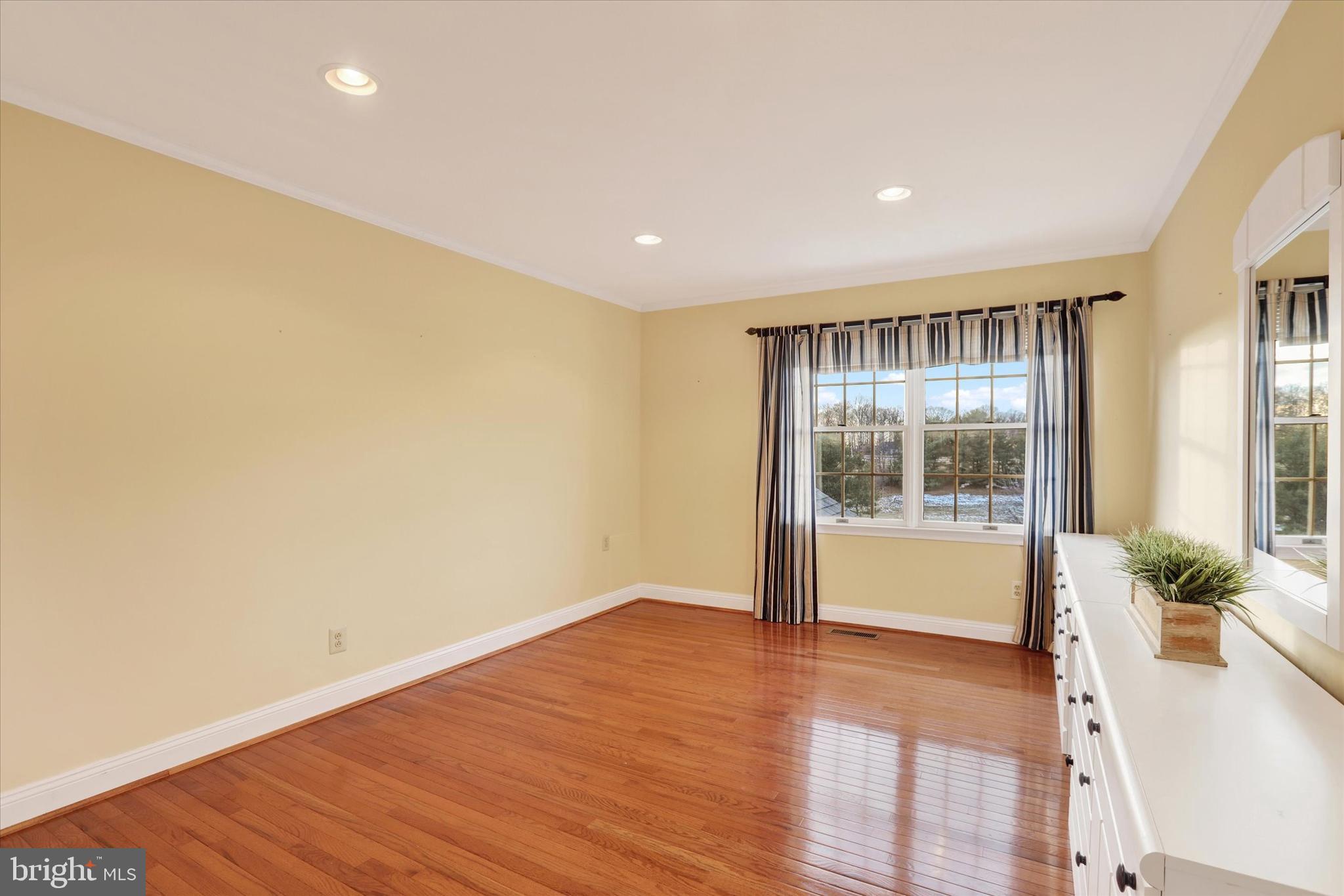 NORTHAMPTON CHASE - Residential