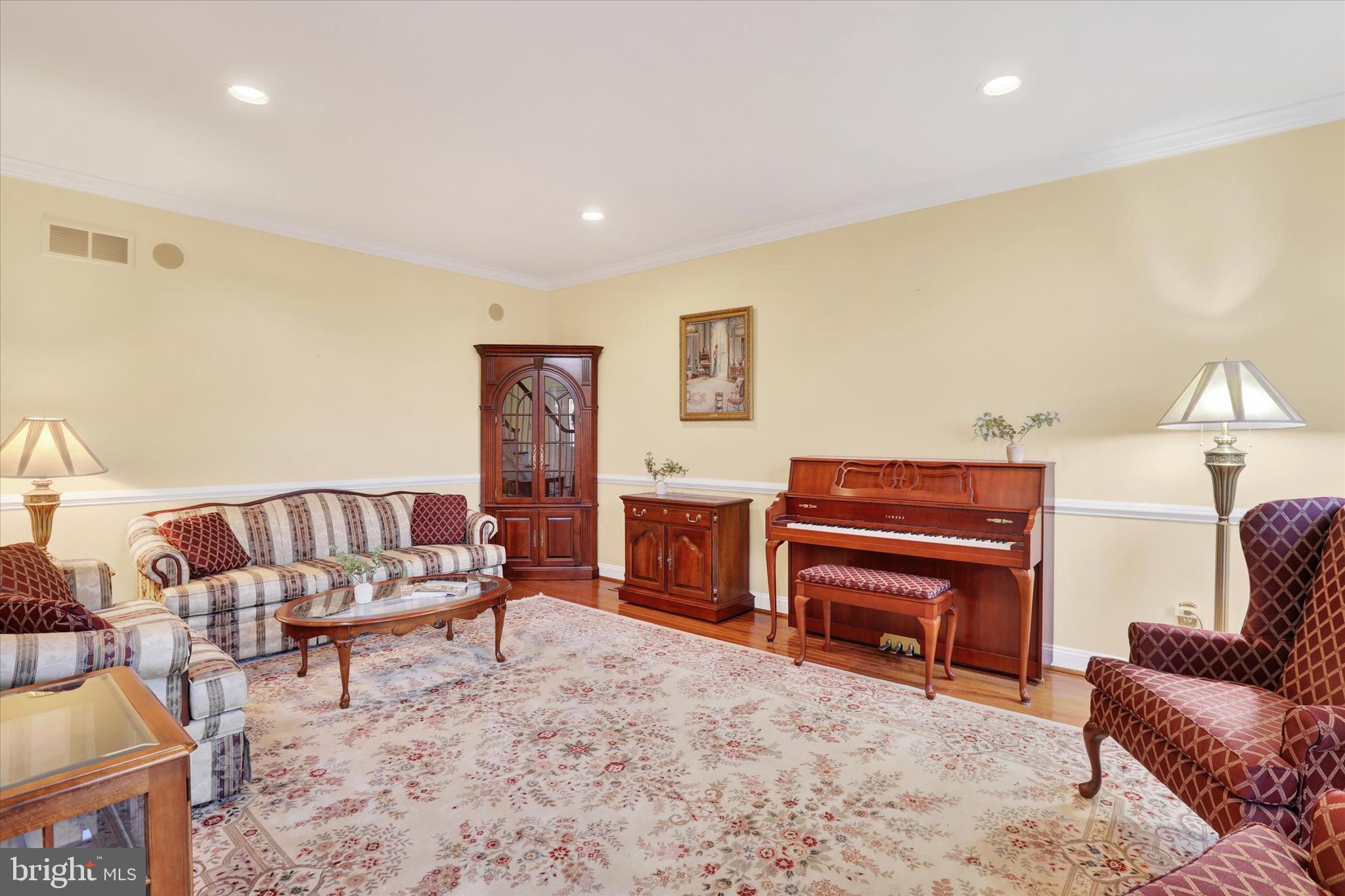 NORTHAMPTON CHASE - Residential