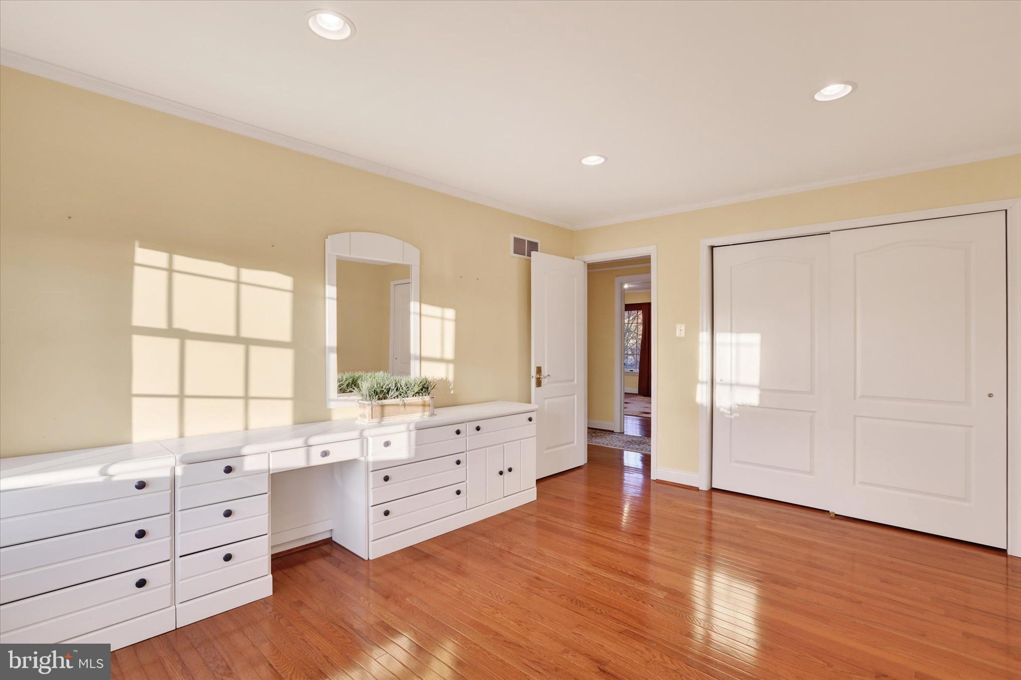 NORTHAMPTON CHASE - Residential