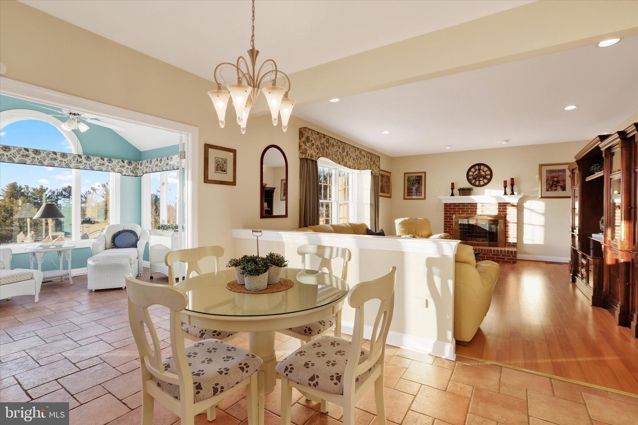 NORTHAMPTON CHASE - Residential