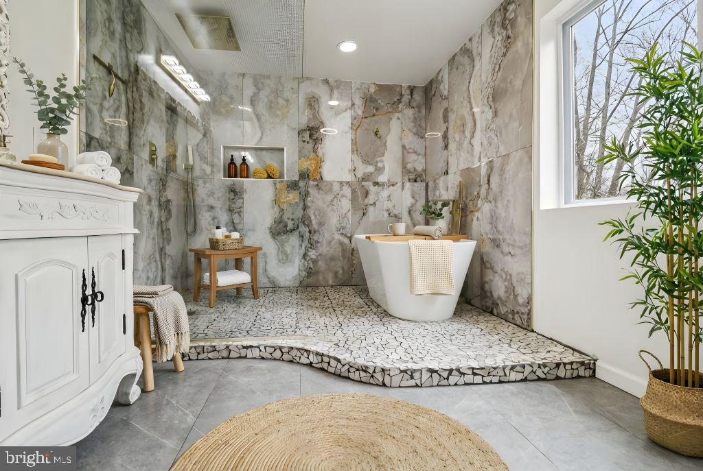 LOCUST GROVE - Residential