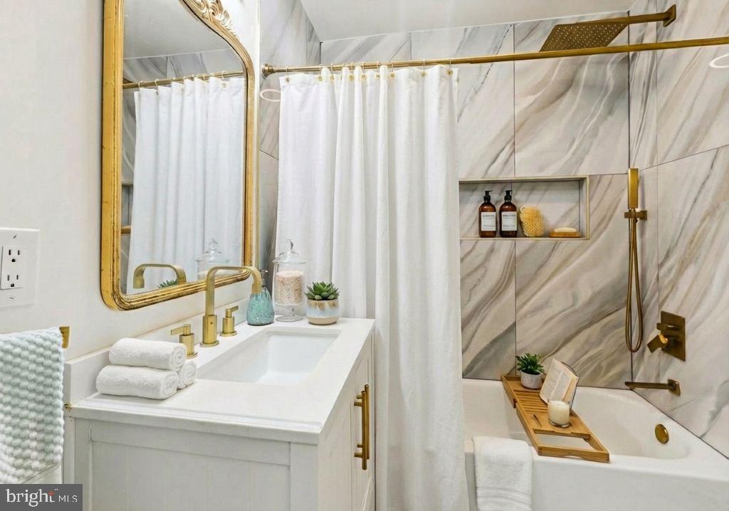 LOCUST GROVE - Residential