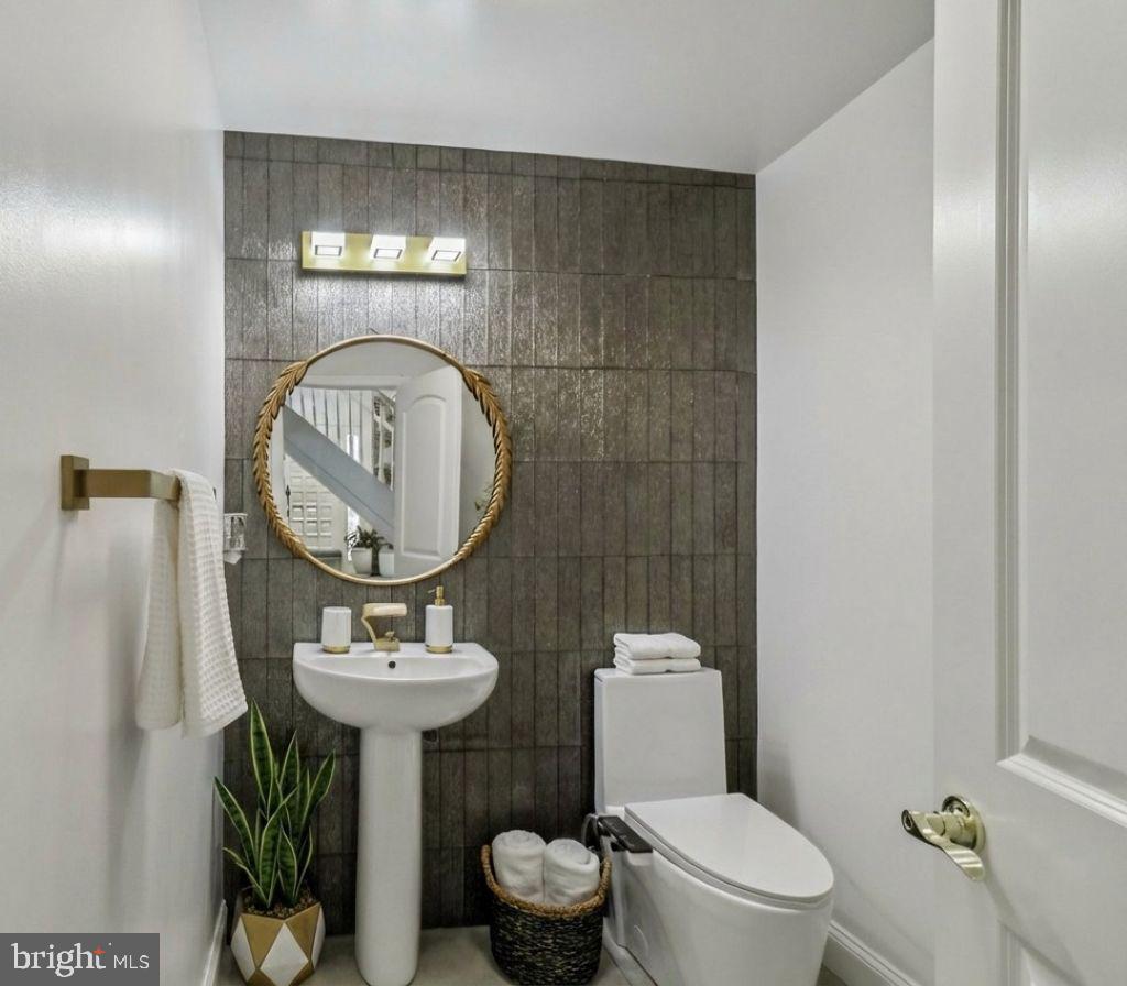 LOCUST GROVE - Residential