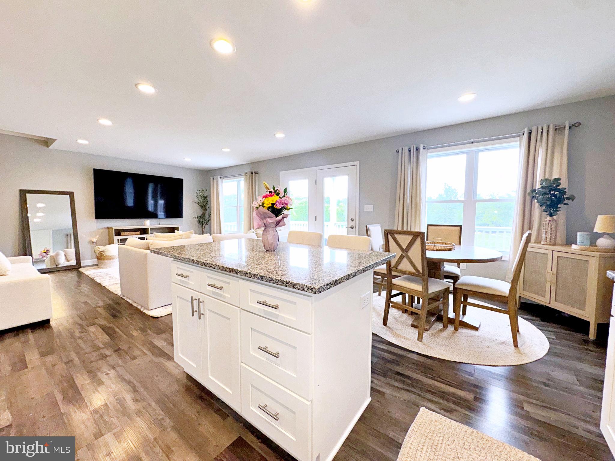 HIDDEN RIVER FARM - Residential