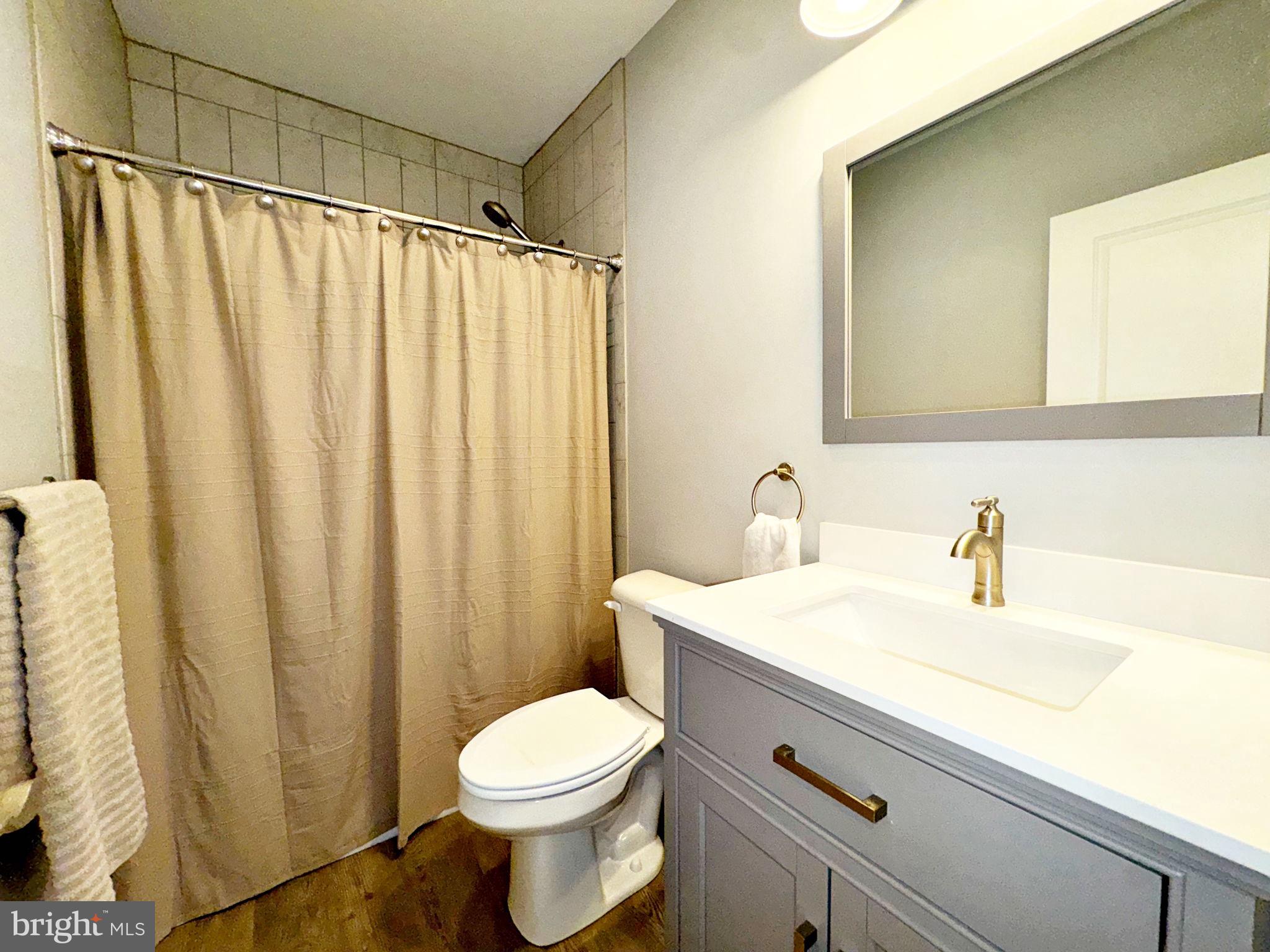 HIDDEN RIVER FARM - Residential