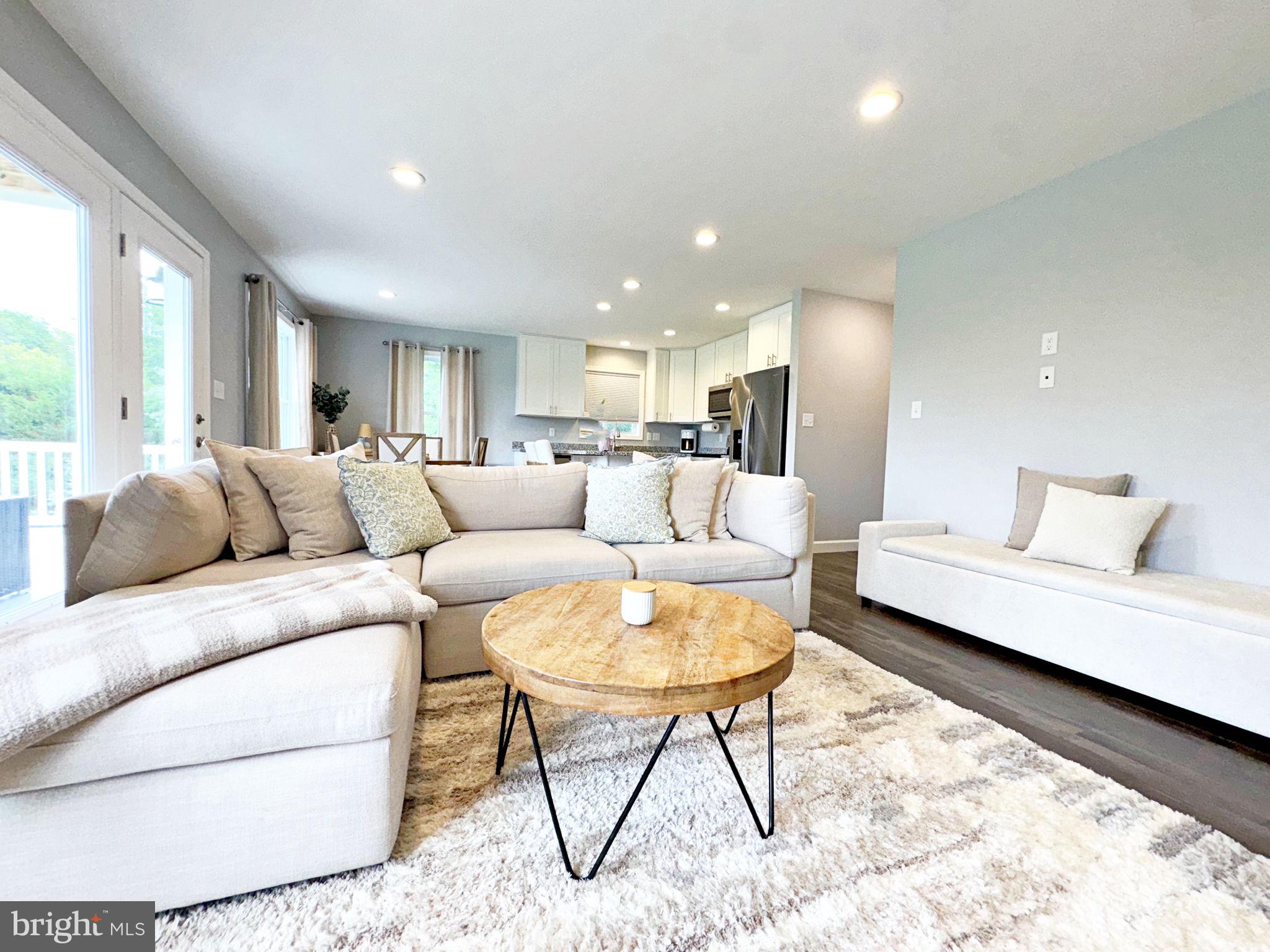 HIDDEN RIVER FARM - Residential