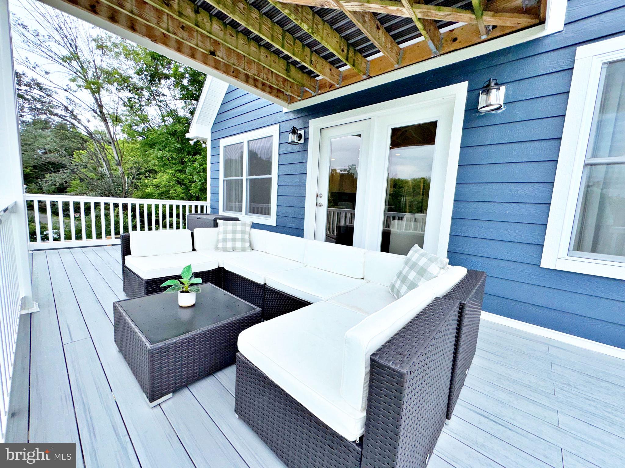 HIDDEN RIVER FARM - Residential