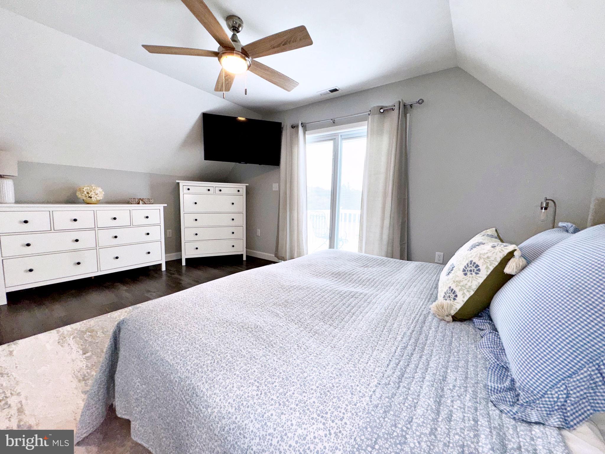 HIDDEN RIVER FARM - Residential