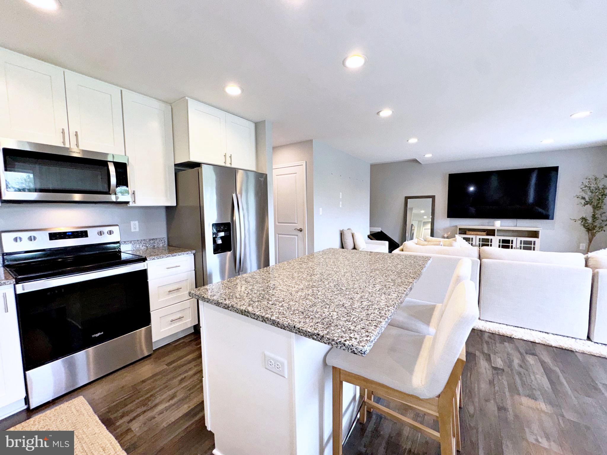 HIDDEN RIVER FARM - Residential