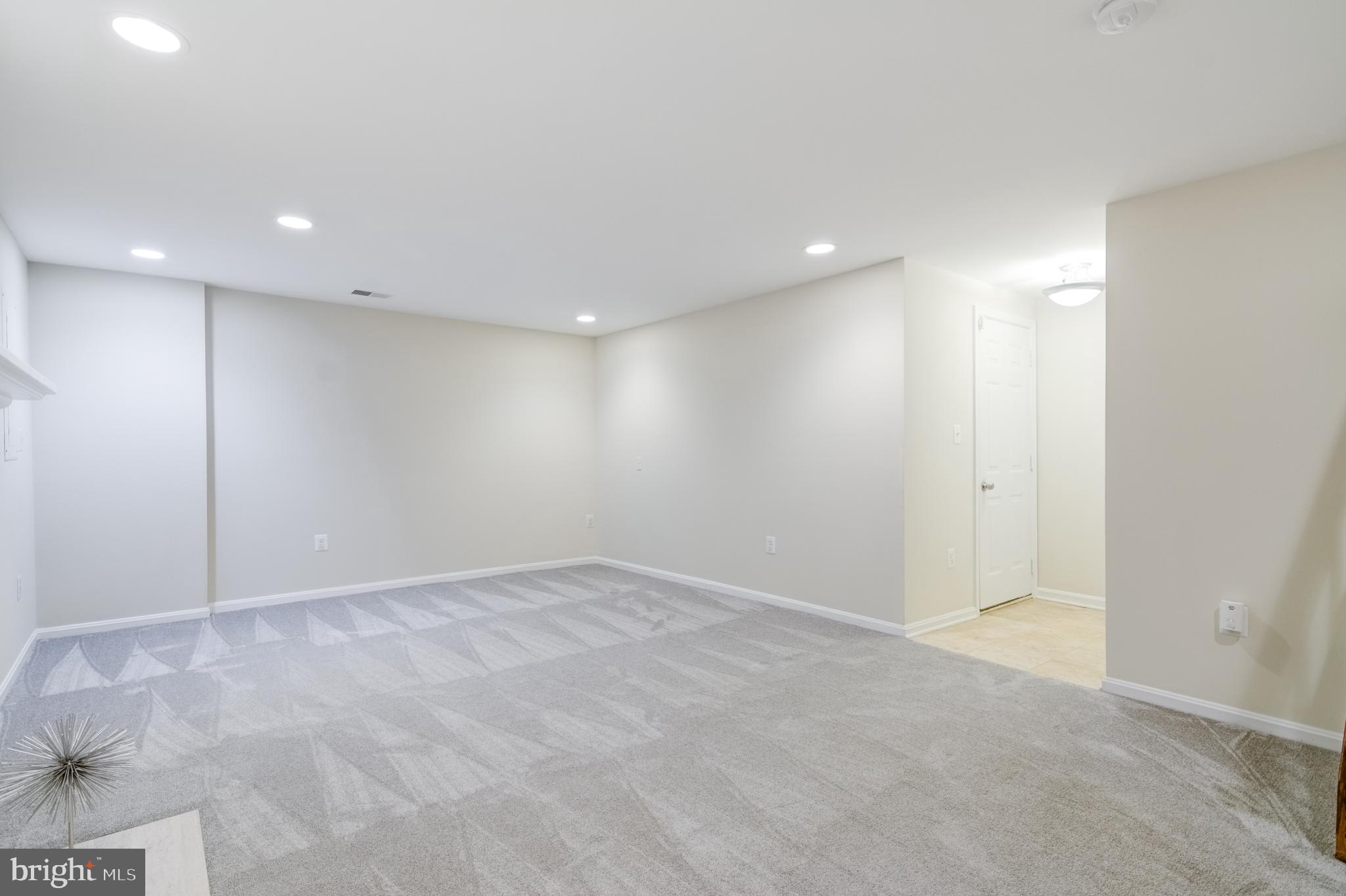 KINGSTOWNE - Residential Lease