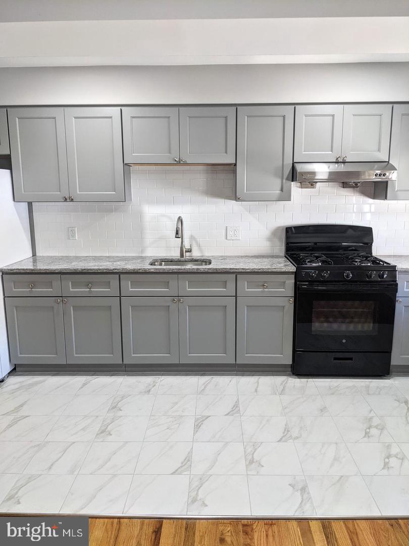 SOUTHBROOK PARK - Residential Lease