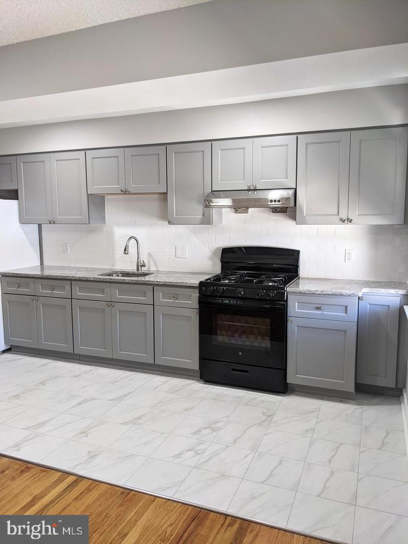 SOUTHBROOK PARK - Residential Lease