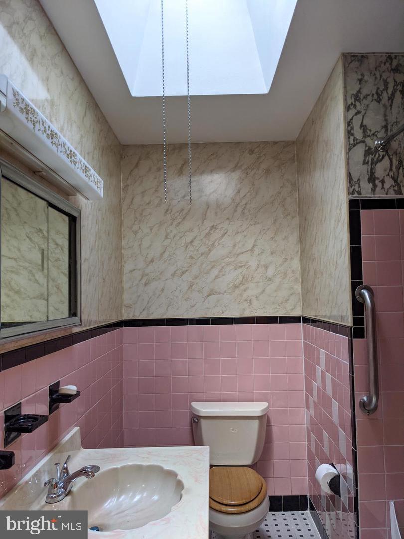 SOUTHBROOK PARK - Residential Lease