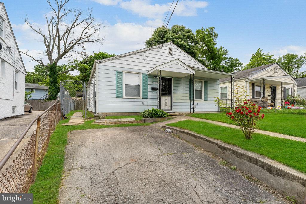 CAPITOL HEIGHTS - Residential