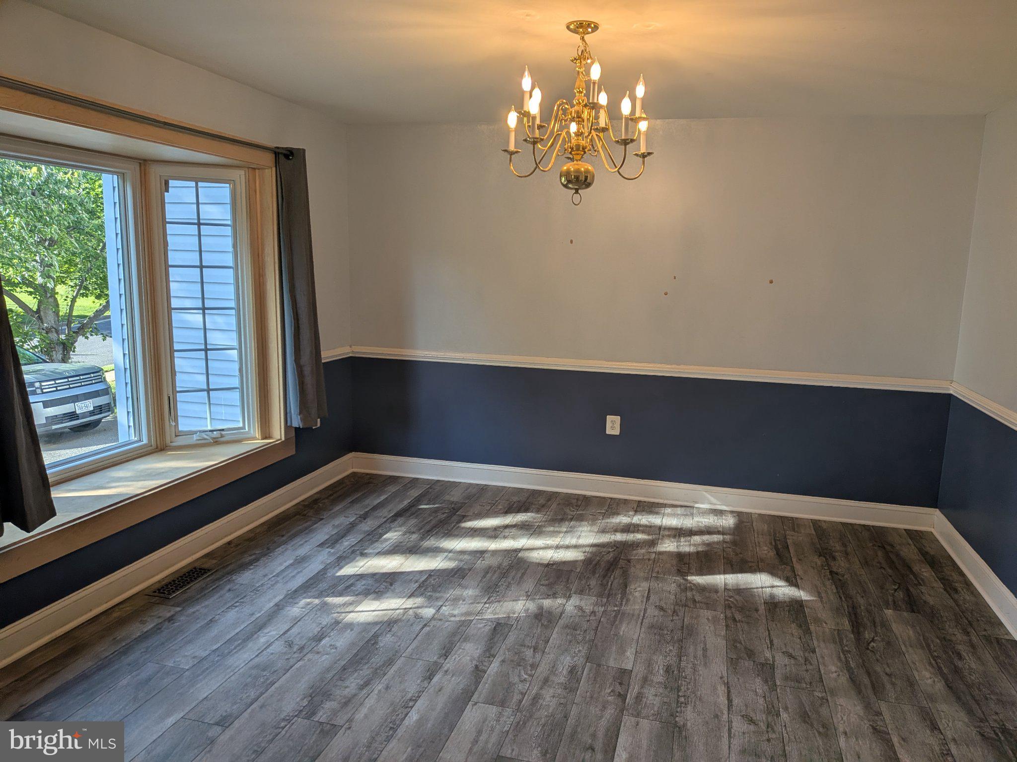 823 WOODCREST LOOP