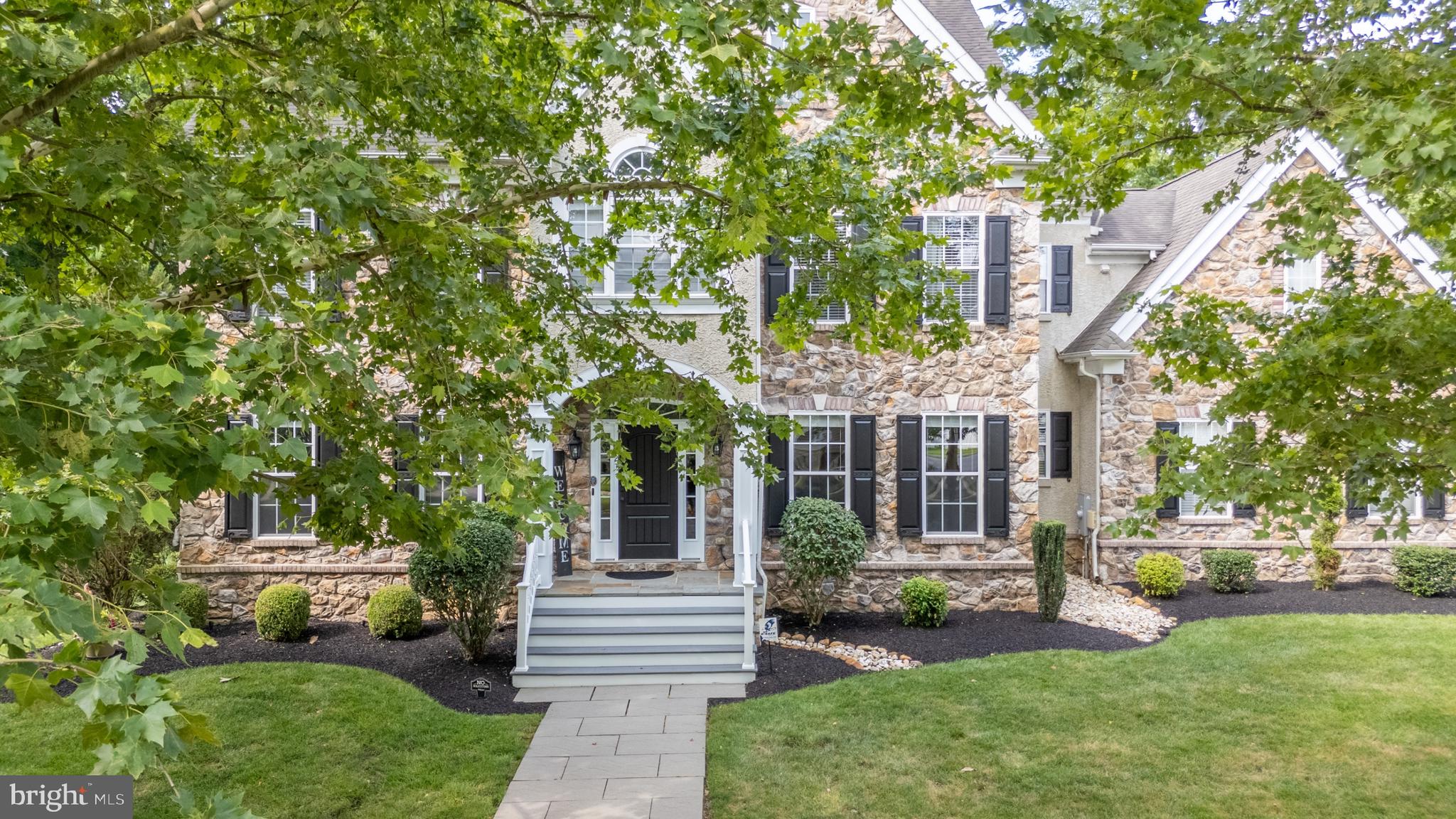 432 SPRING HOLLOW DRIVE