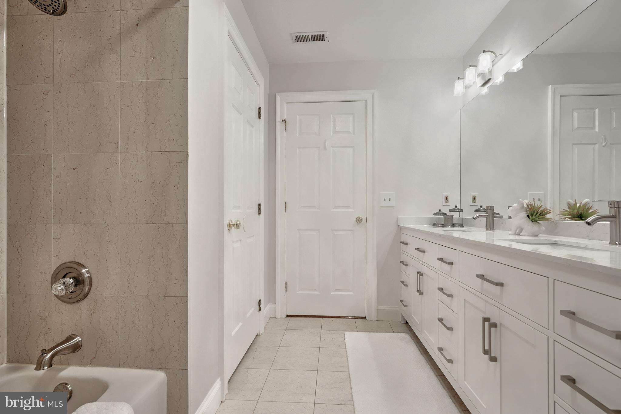 LAURELFORD - Residential