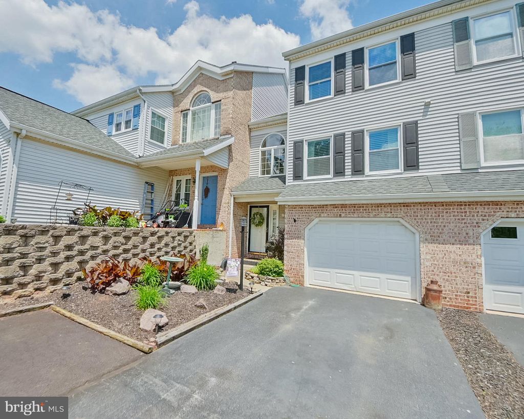 Photo of 6 Heron Drive, Denver, PA 17517 (MLS # PALA2051814)