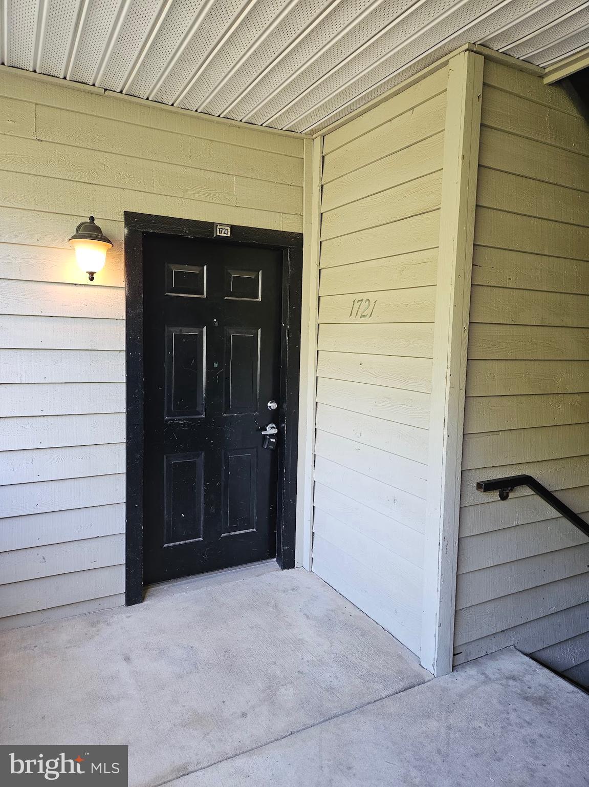 PENDERBROOK SQUARE CONDOMINIUMS - Residential Lease