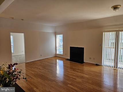 PENDERBROOK SQUARE CONDOMINIUMS - Residential Lease