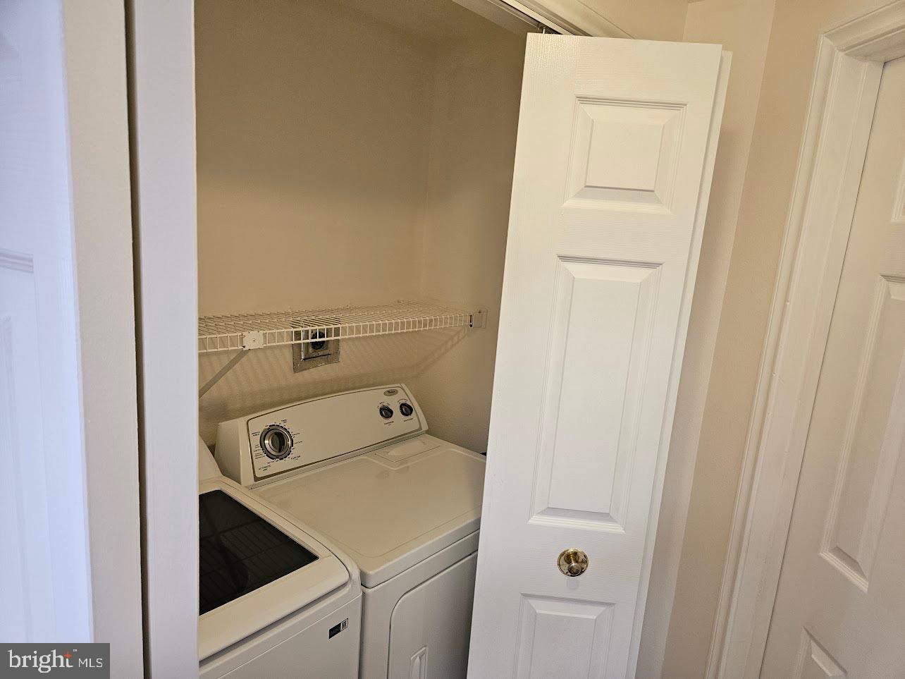 PENDERBROOK SQUARE CONDOMINIUMS - Residential Lease