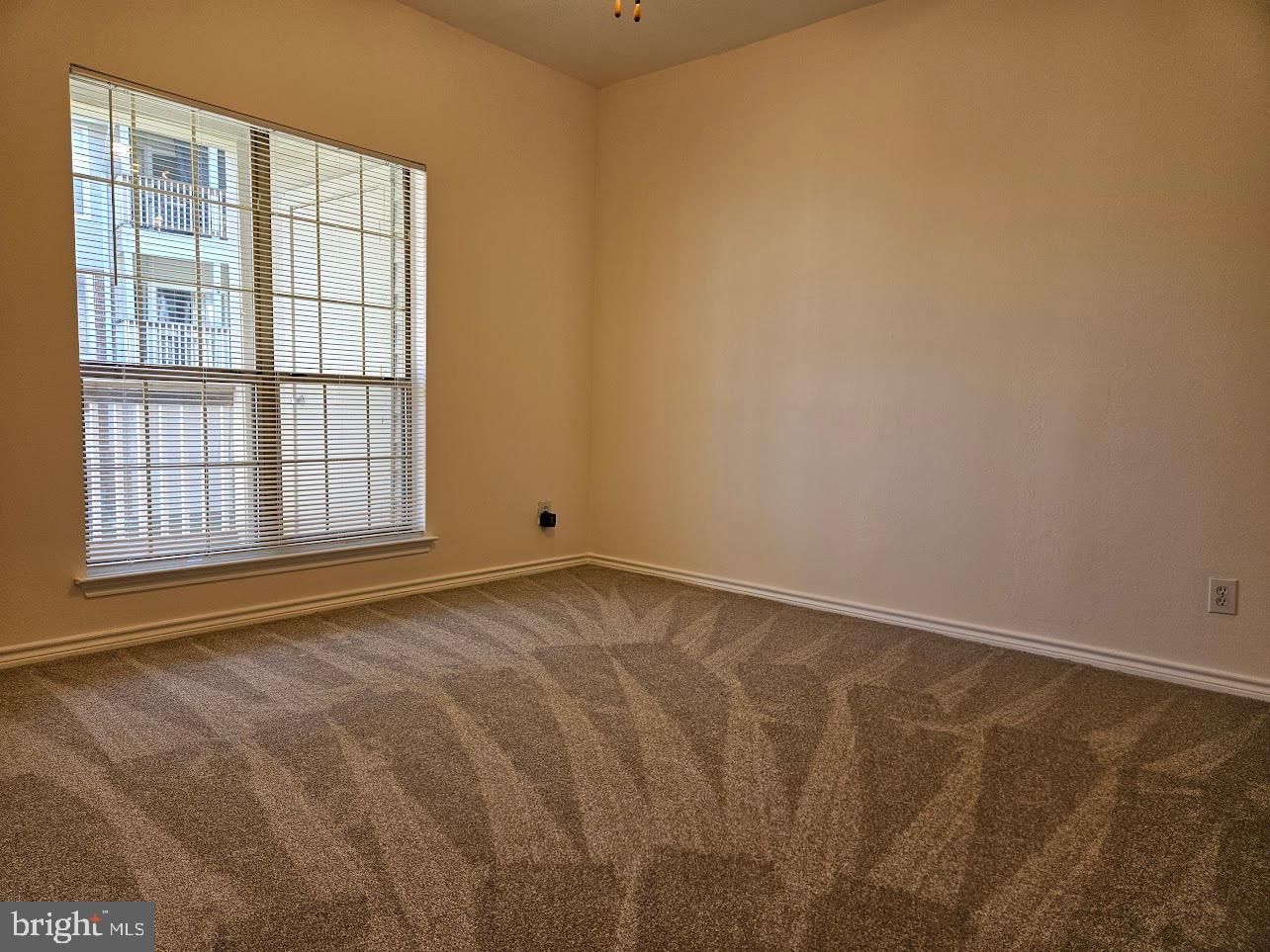 PENDERBROOK SQUARE CONDOMINIUMS - Residential Lease