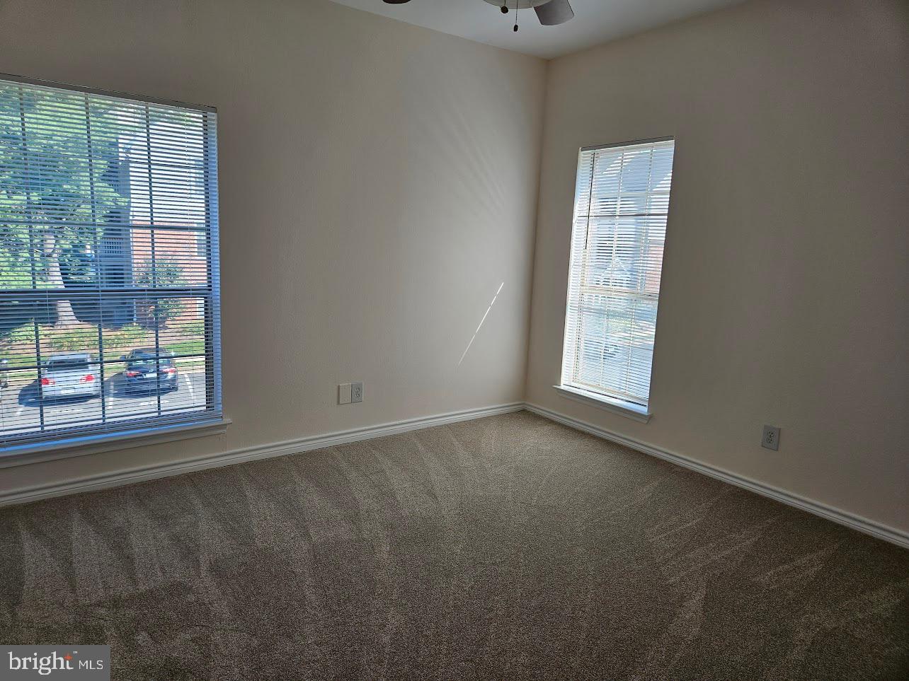 PENDERBROOK SQUARE CONDOMINIUMS - Residential Lease