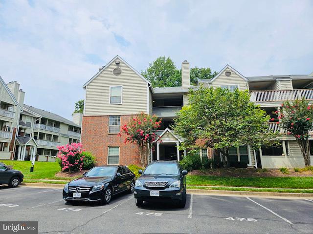 PENDERBROOK SQUARE CONDOMINIUMS - Residential Lease