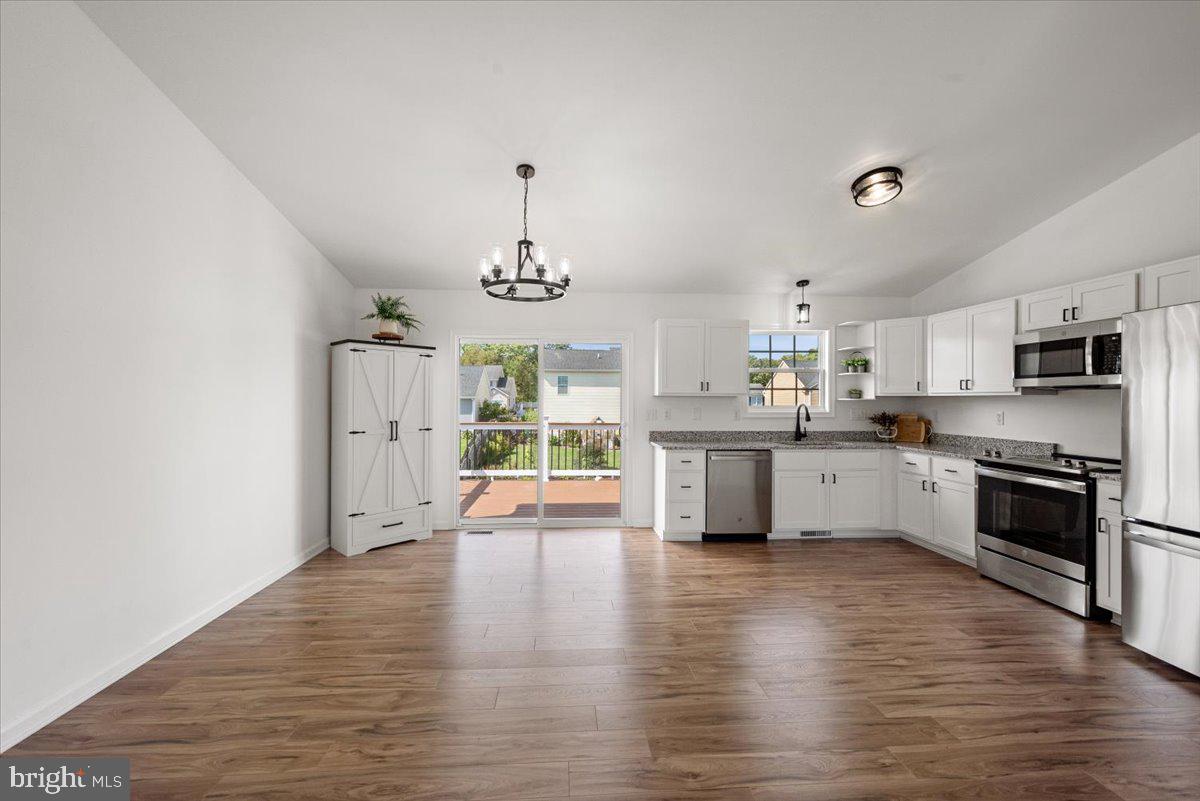 INWOOD VILLAGE - Residential