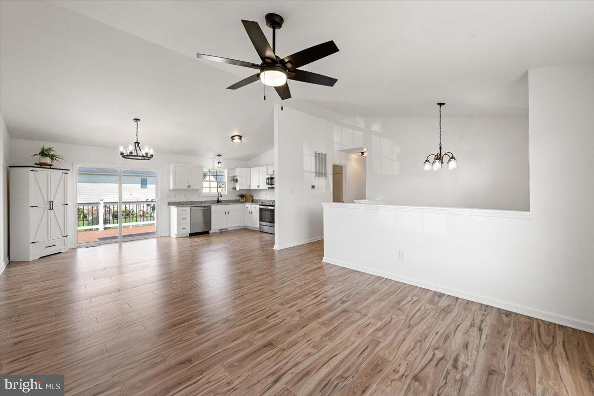 INWOOD VILLAGE - Residential