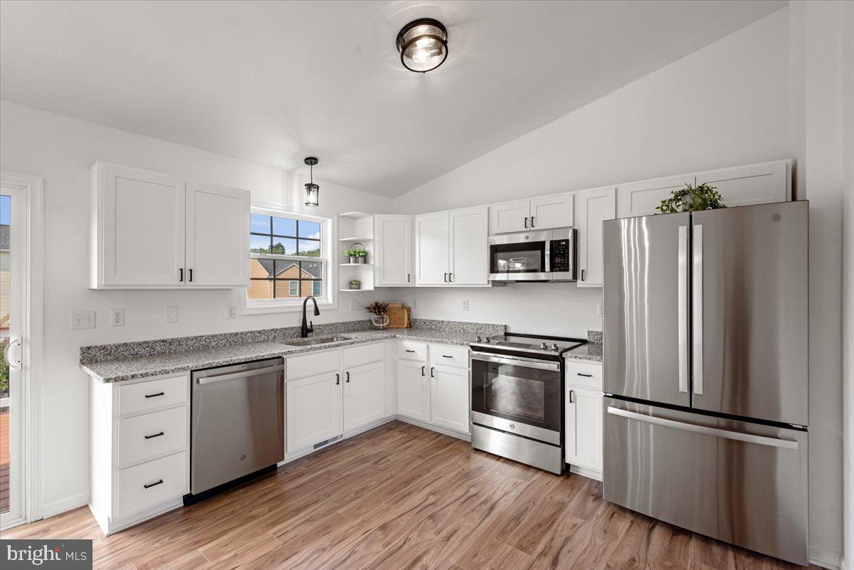 INWOOD VILLAGE - Residential