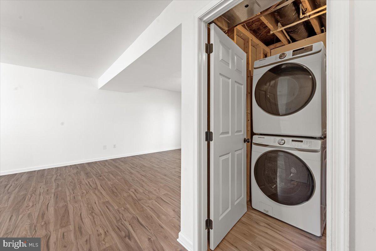 INWOOD VILLAGE - Residential