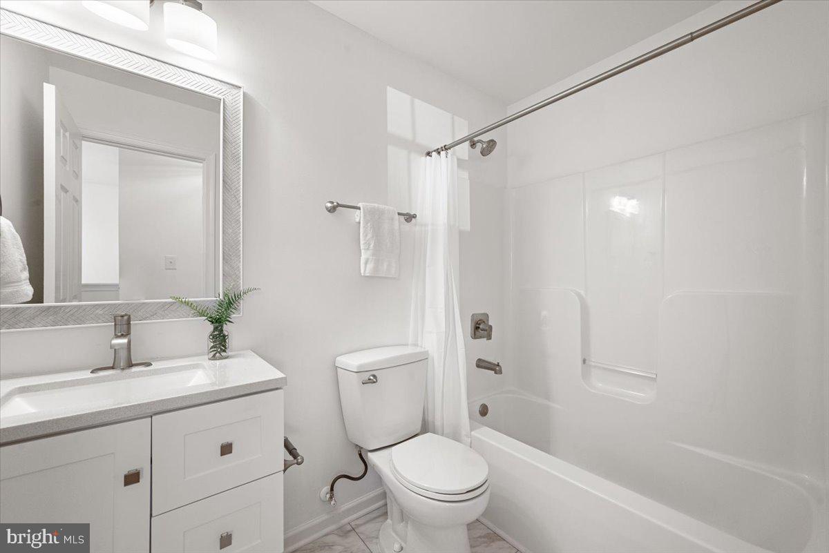 INWOOD VILLAGE - Residential