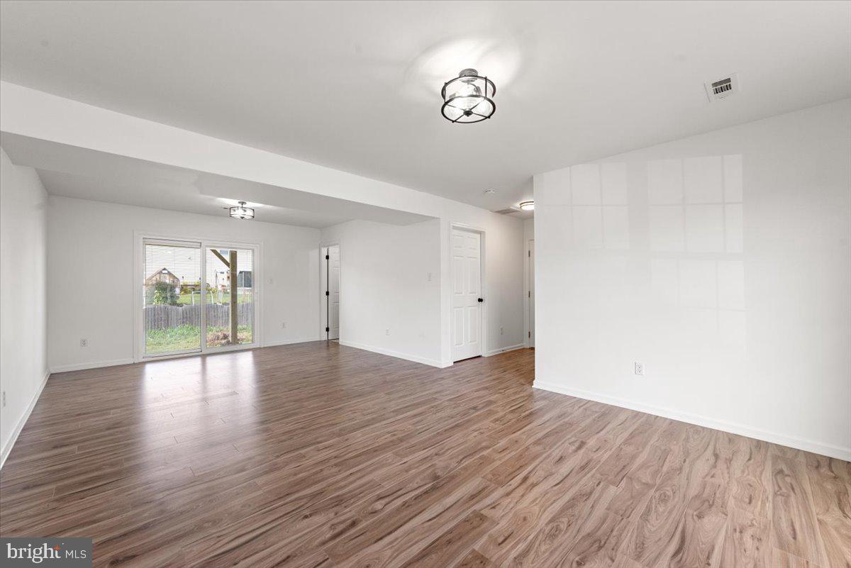 INWOOD VILLAGE - Residential