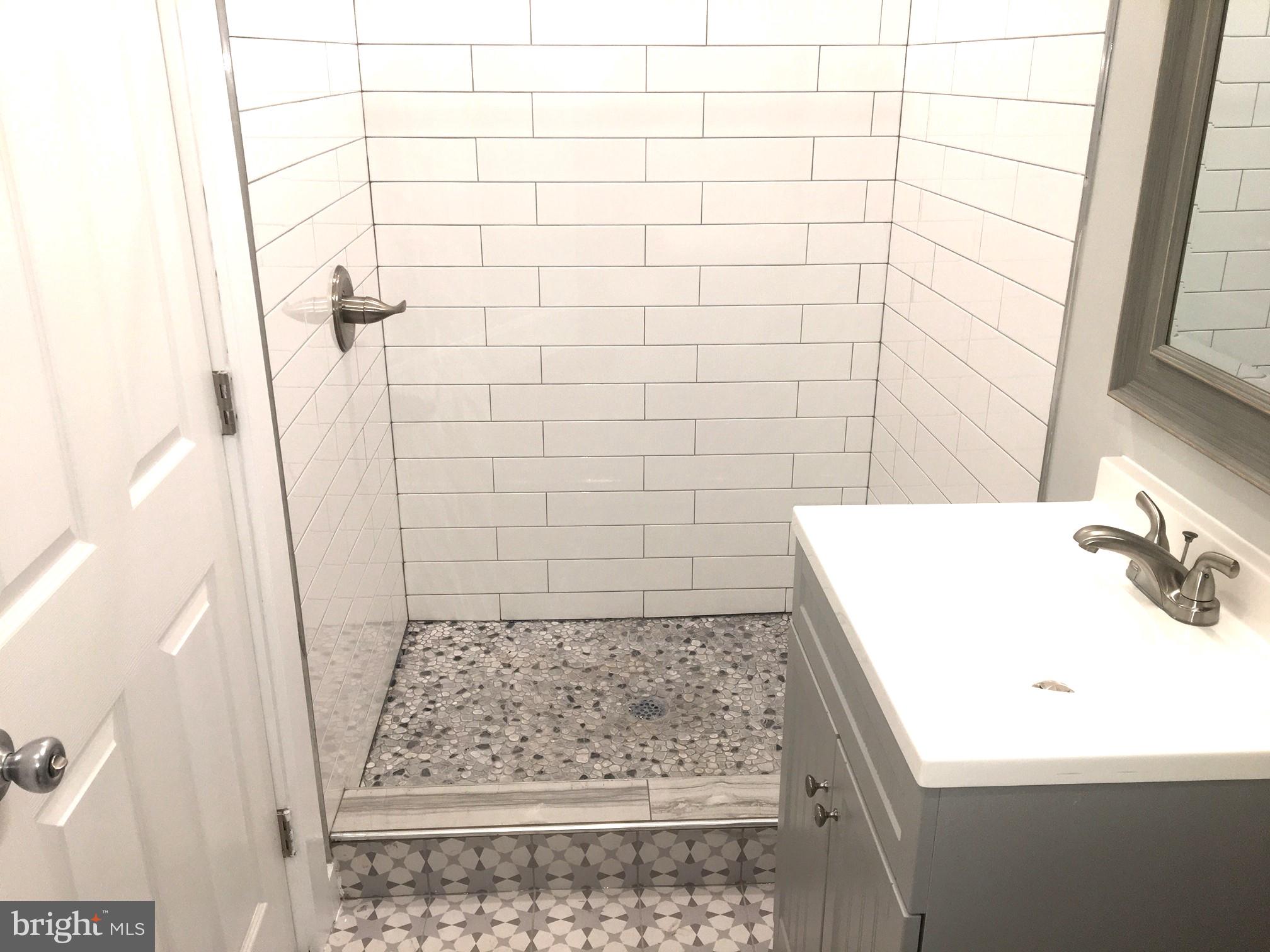 UNIVERSITY CITY - Residential Lease