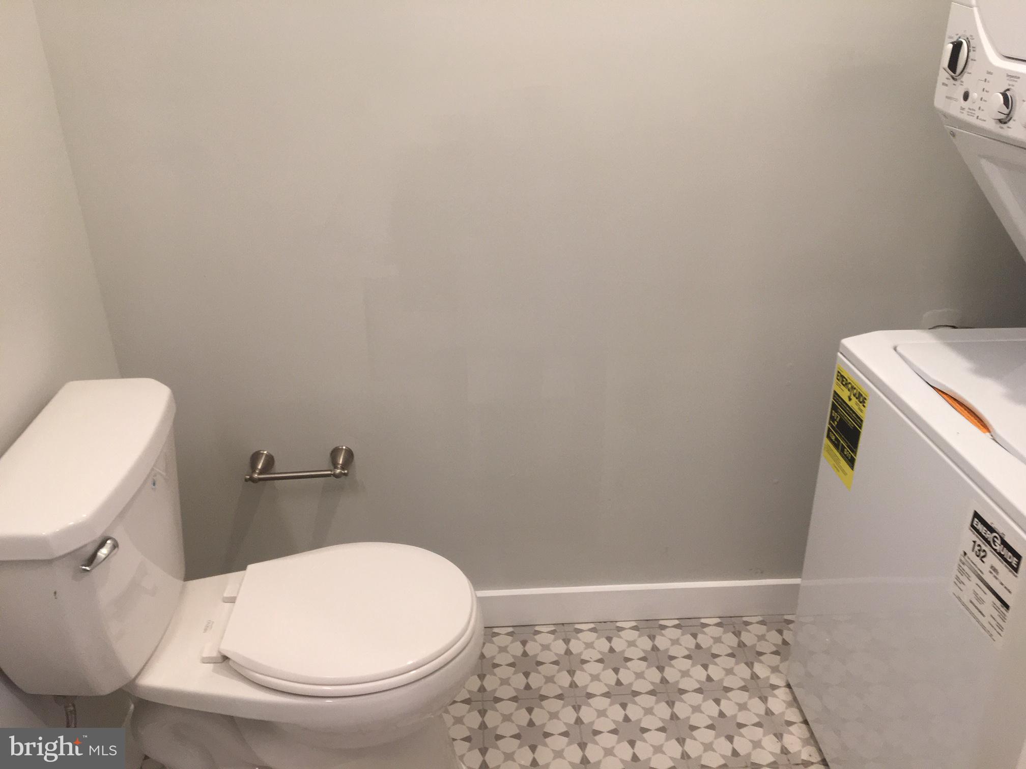 UNIVERSITY CITY - Residential Lease