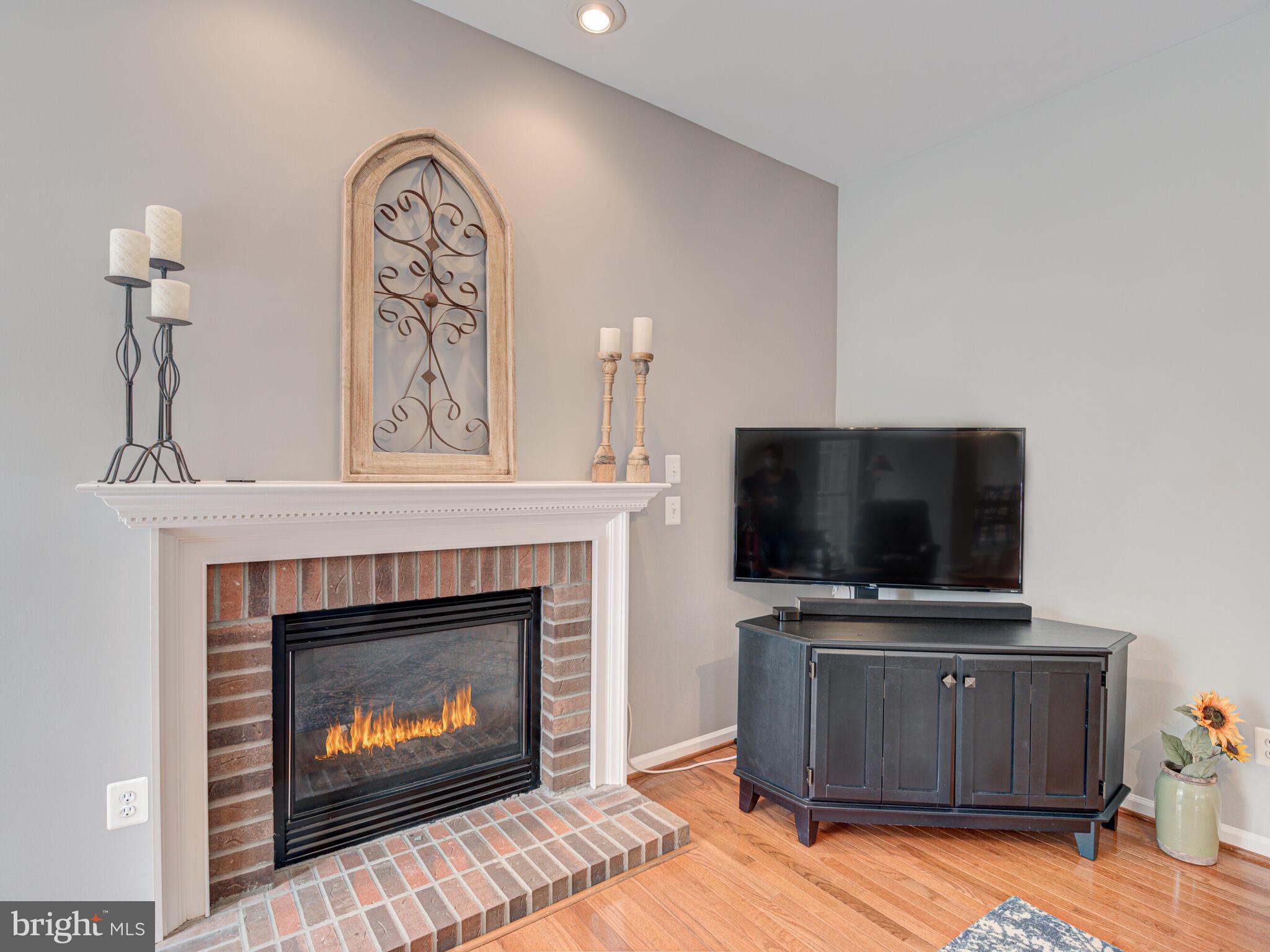 ASHBURN MANOR - Residential