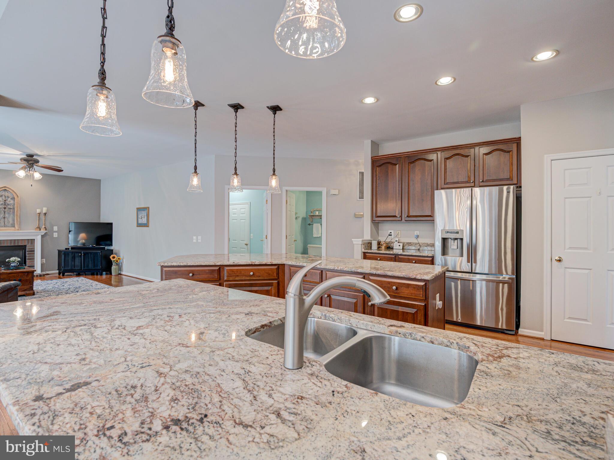 ASHBURN MANOR - Residential