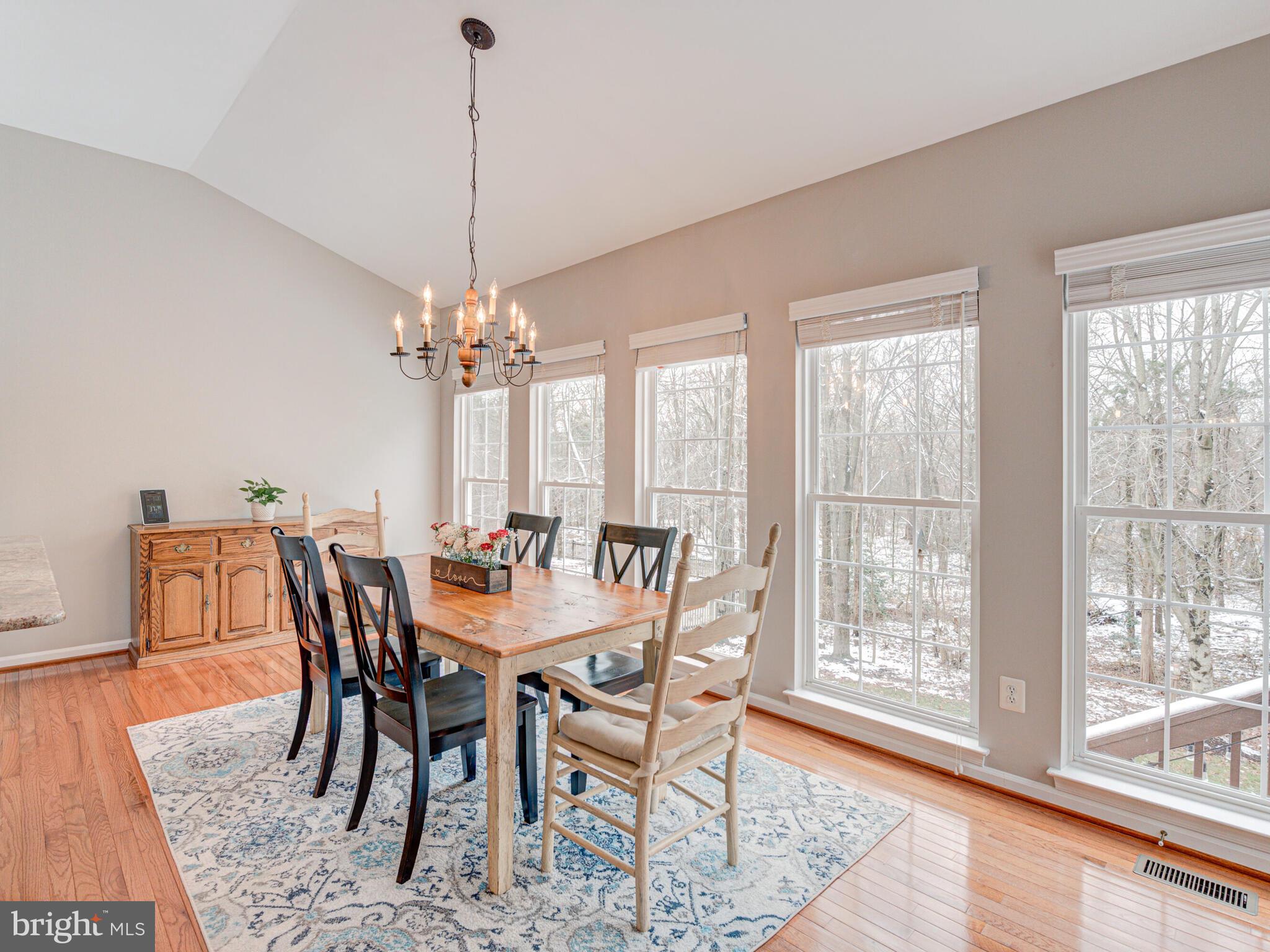 ASHBURN MANOR - Residential