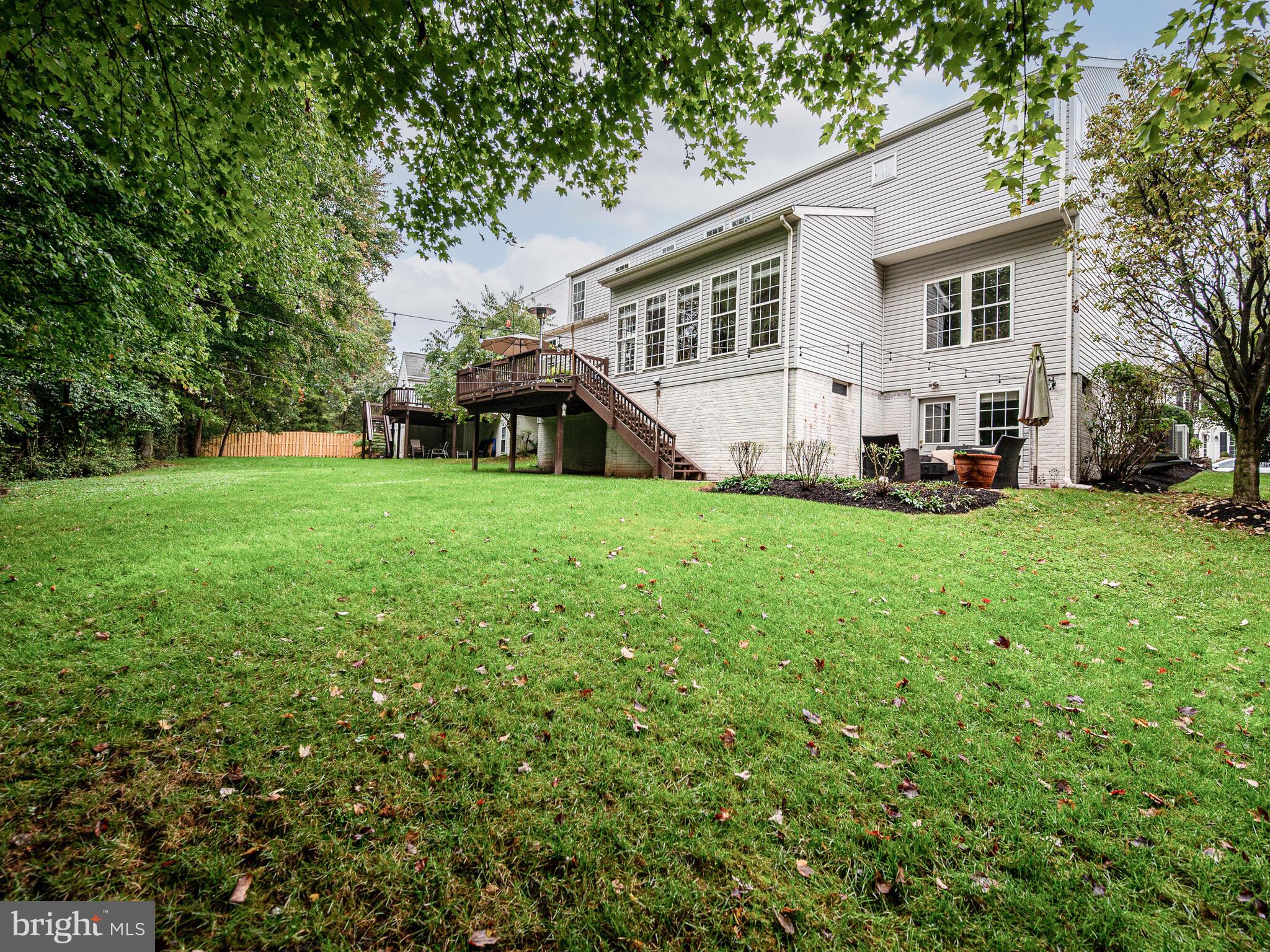 ASHBURN MANOR - Residential