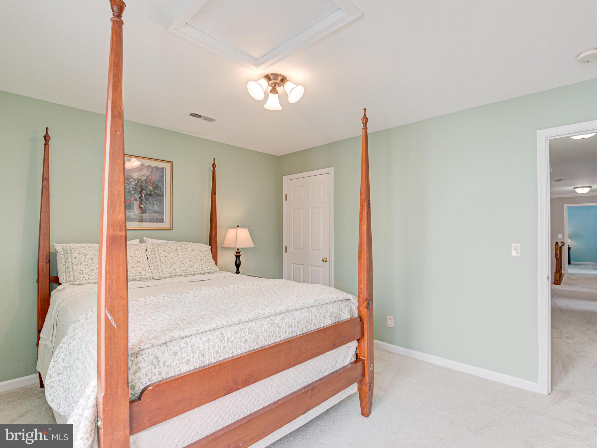 ASHBURN MANOR - Residential