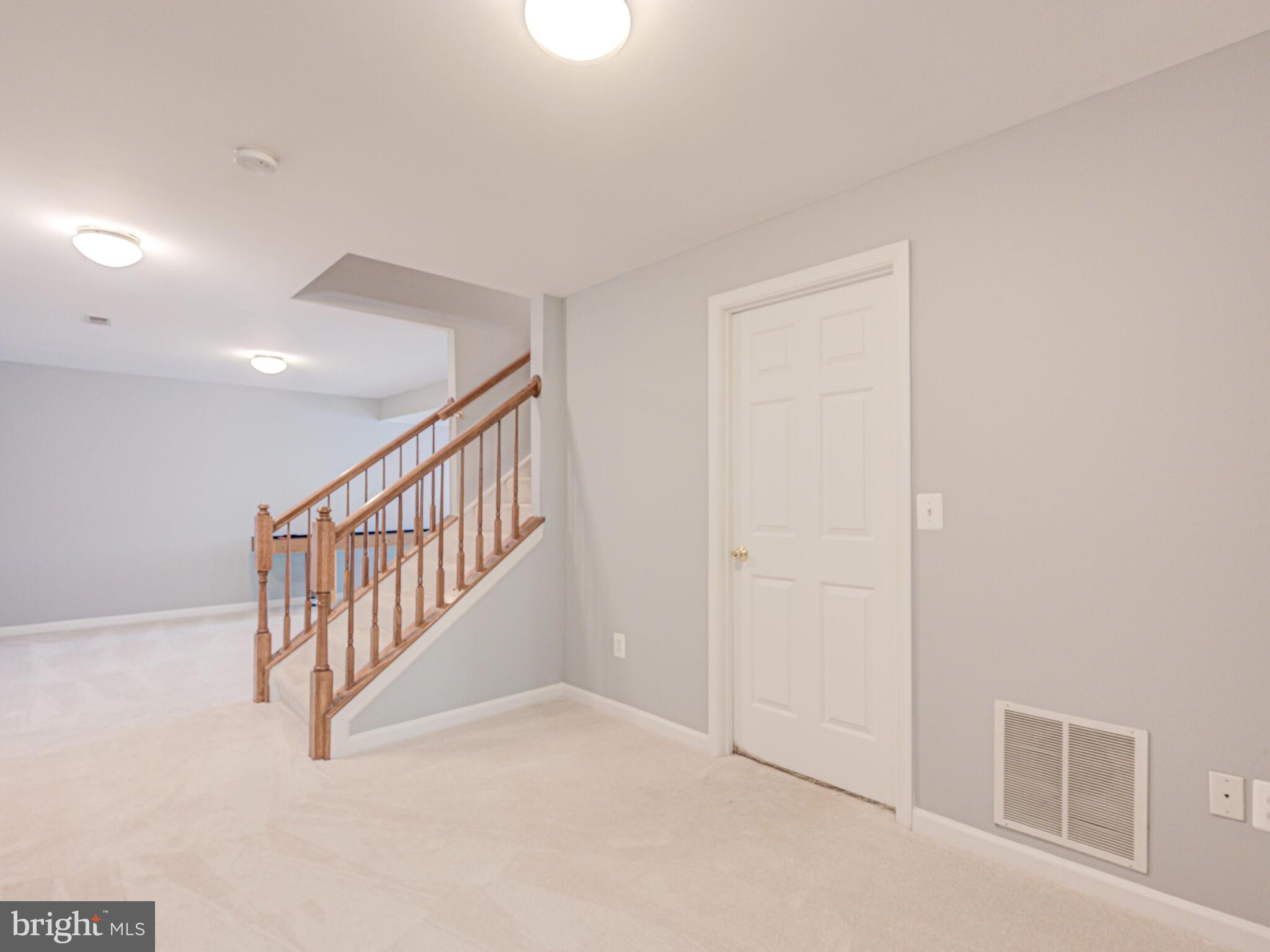 ASHBURN MANOR - Residential