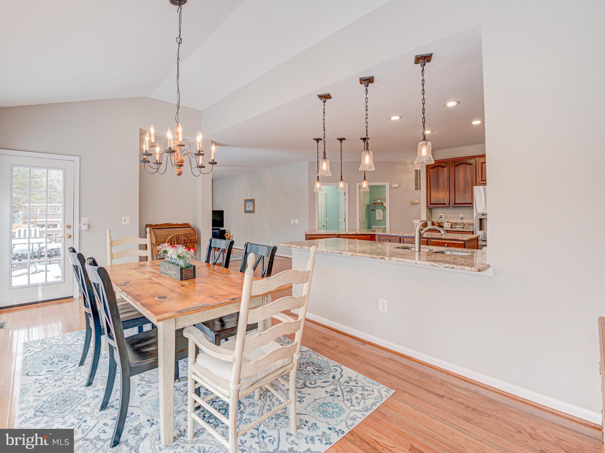 ASHBURN MANOR - Residential