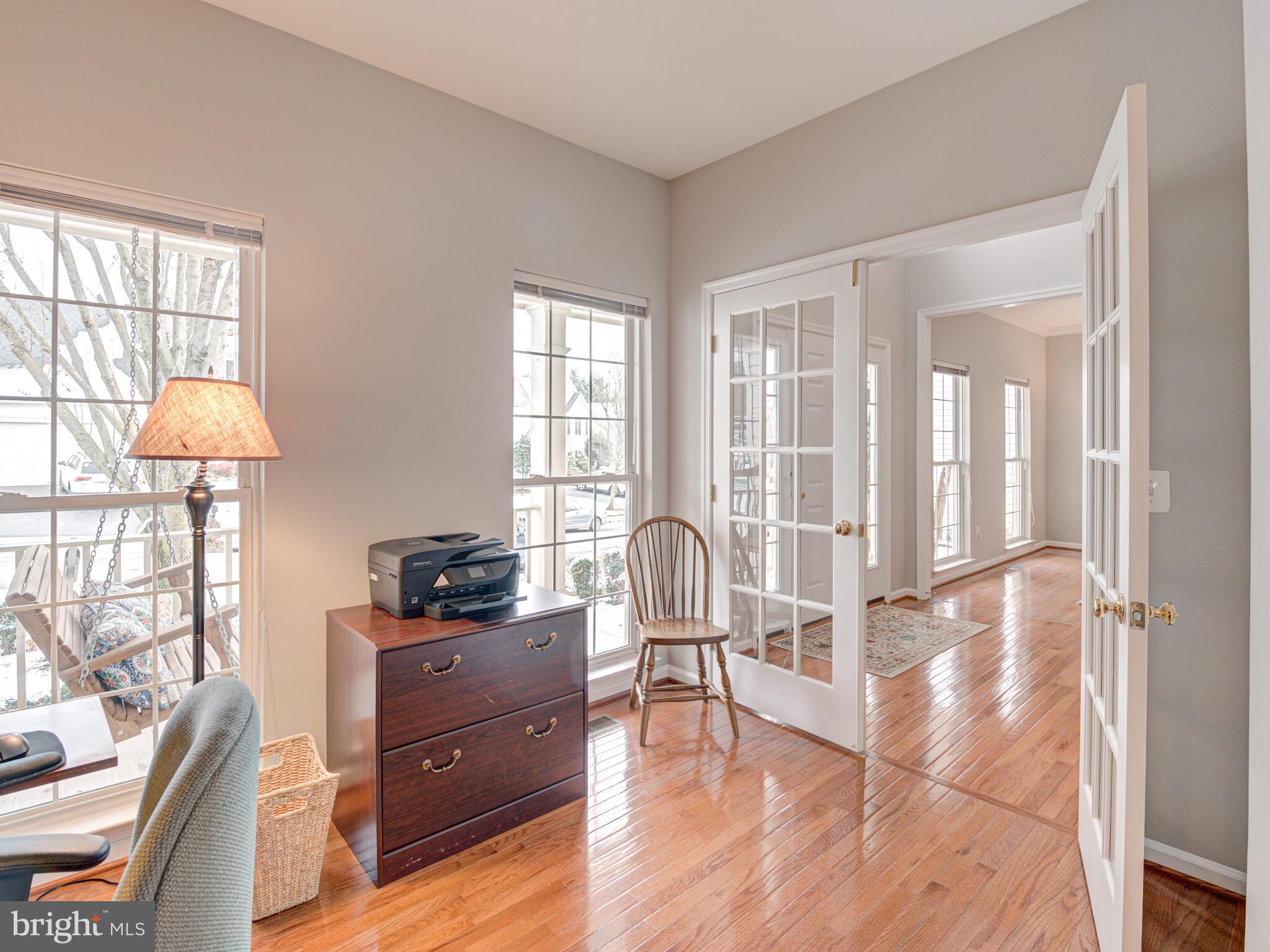 ASHBURN MANOR - Residential