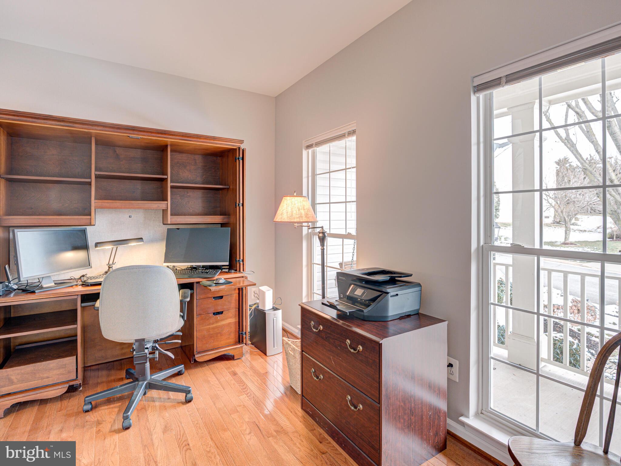 ASHBURN MANOR - Residential