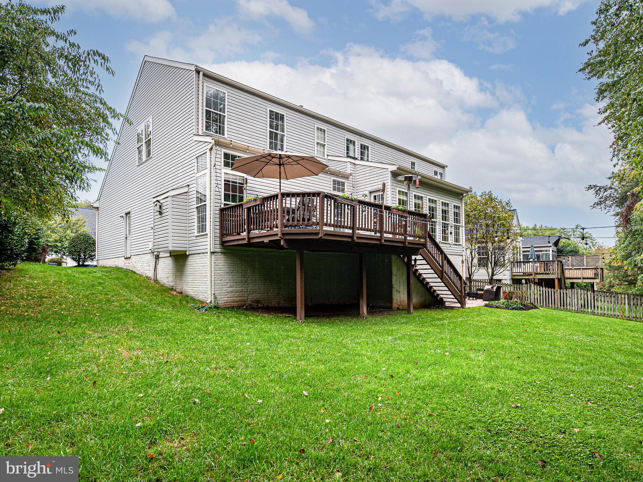 ASHBURN MANOR - Residential