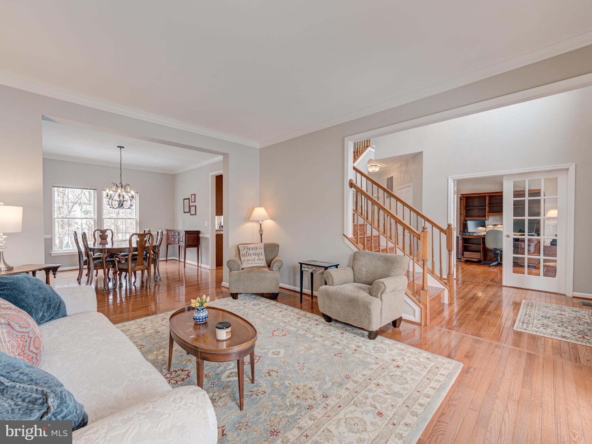 ASHBURN MANOR - Residential